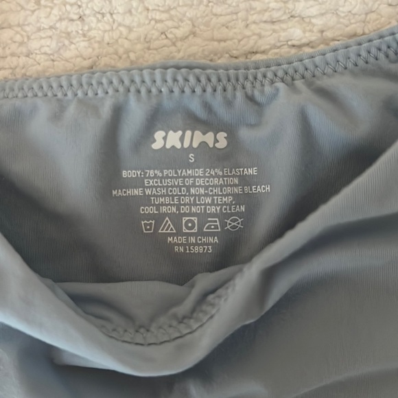 COPY - Skims fits everybody high neck bodysuit. Color no longer available on Sk… - Picture 2 of 4